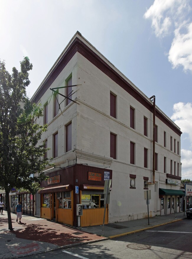 8 S Essex Ave