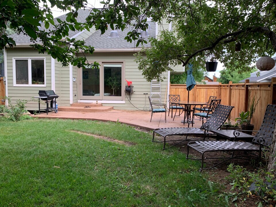 3625 Roundtree Ct in Boulder, CO - Building Photo