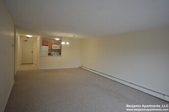 16 Whites Ave, Unit 58 in Watertown, MA - Foto de edificio - Building Photo