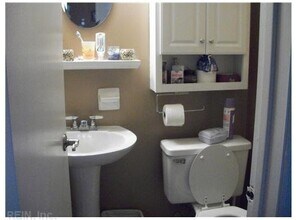 4343 Hialeah Dr in Virginia Beach, VA - Building Photo - Building Photo