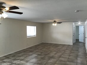 1721 N 2340 W in Clinton, UT - Foto de edificio - Building Photo