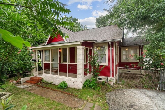 property at 115 Amundsen St