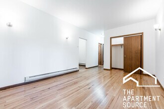 621 W Melrose St, Unit H1 in Chicago, IL - Foto de edificio - Building Photo