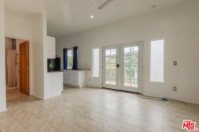 3736 Buena Park Dr in Studio City, CA - Foto de edificio - Building Photo