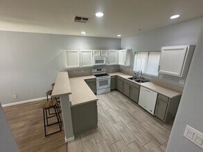 17610 N 17th Pl, Unit 3 in Phoenix, AZ - Building Photo - Building Photo