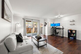 15273 Maturin Dr, Unit 32 in San Diego, CA - Foto de edificio - Building Photo