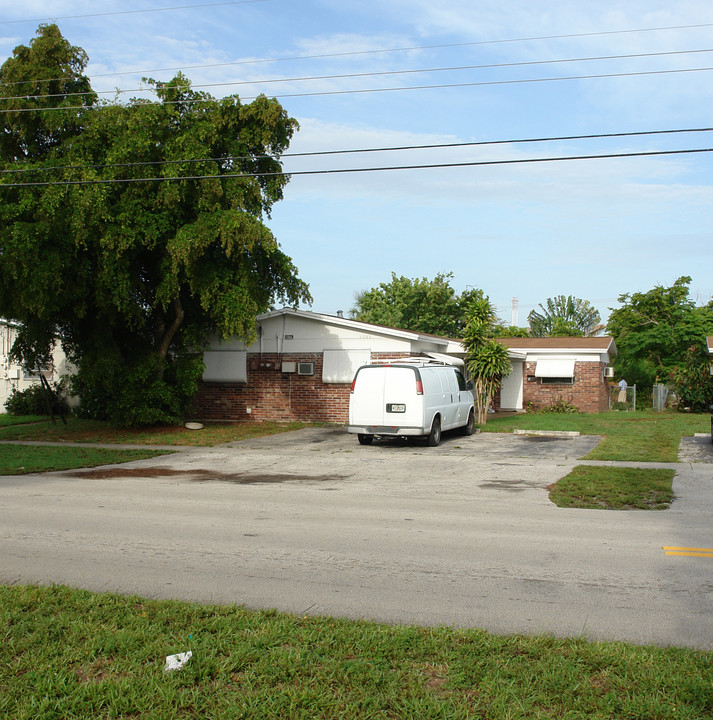 1481 NW 60th Ave in Fort Lauderdale, FL - Building Photo