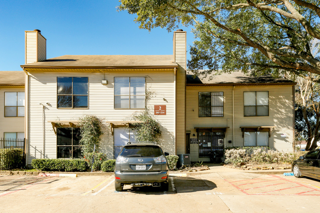 Crown Wilcrest Arbor Townhomes in Houston, TX - Foto de edificio