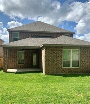 6151 White Spruce Dr in Conroe, TX - Building Photo