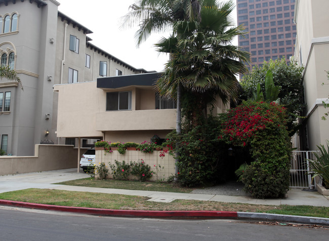 Brentwood Majestic Apartments in Los Angeles, CA - Building Photo - Building Photo