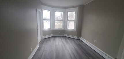 27 Sharon Ave, Unit 1 in Irvington, NJ - Foto de edificio - Building Photo