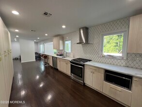 8 Ridge Rd in West Long Branch, NJ - Building Photo - Building Photo