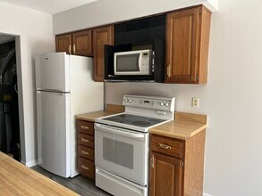 1731 Cedarbrook Ct in Sycamore, IL - Building Photo - Building Photo