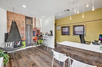 The Enclave in Austin, TX - Building Photo - Building Photo