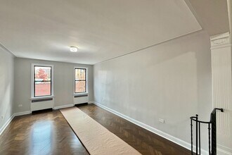 240 Cabrini Blvd in New York, NY - Building Photo - Building Photo
