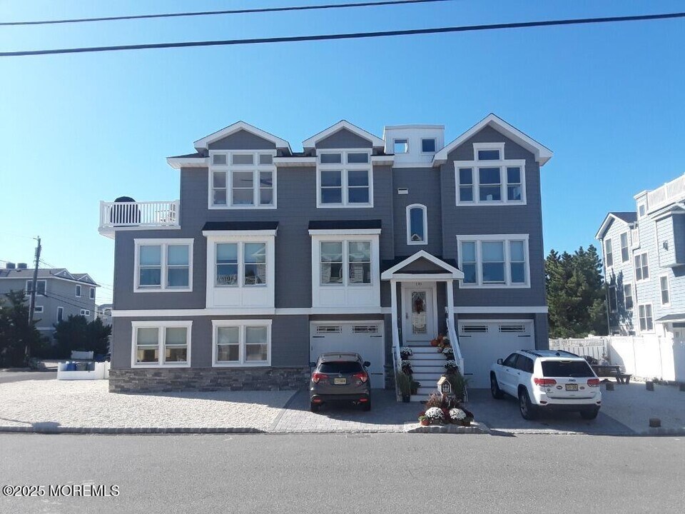 130 E 31st St in Long Beach, NJ - Building Photo