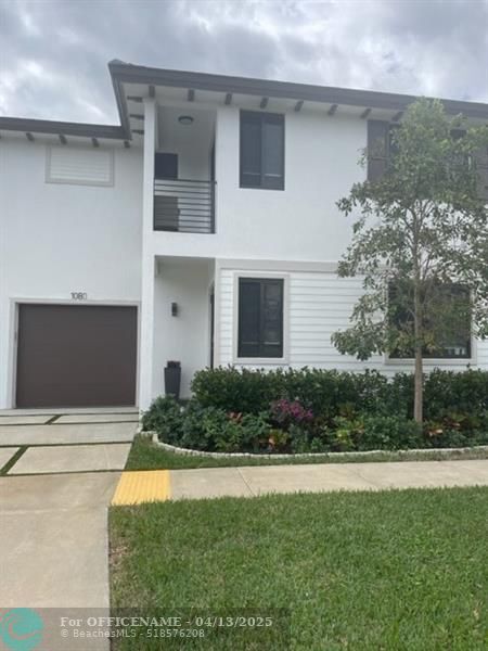 1080 SE 3rd St in Pompano Beach, FL - Foto de edificio - Building Photo