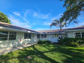 2110 NE 41st St in Lighthouse Point, FL - Building Photo - Building Photo
