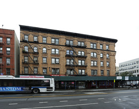 261 W 116th St in New York, NY - Foto de edificio - Building Photo