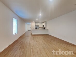 17166 Quaking Aspen Ln in New Caney, TX - Foto de edificio - Building Photo