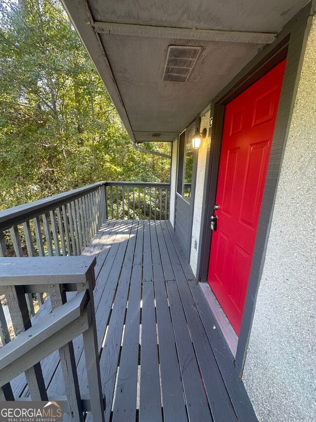 property at 125 Seaparc Cir