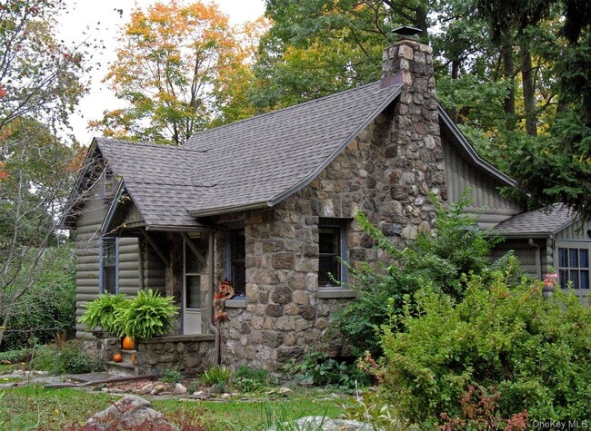 21 Lookout Dr in Cold Spring, NY - Building Photo - Building Photo