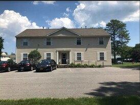 525 Sir Benjamin Way in Schenectady, NY - Building Photo