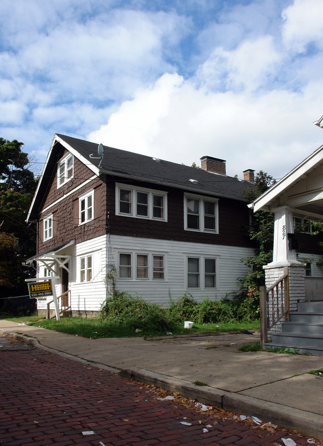 821-823 Lee Ext Dr in Akron, OH - Building Photo - Building Photo