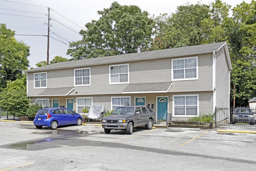 2-8 S University Ave in Fayetteville, AR - Building Photo