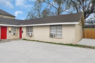 4611 Brinkley St in Houston, TX - Building Photo - Building Photo