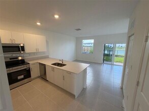 2772 SE 26th Ave in Homestead, FL - Building Photo - Building Photo