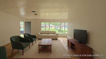 121 E Riverwood Dr in Houston, TX - Building Photo