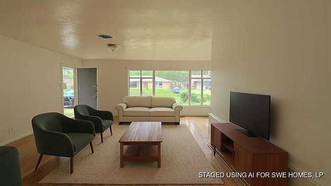 property at 121 E Riverwood Dr