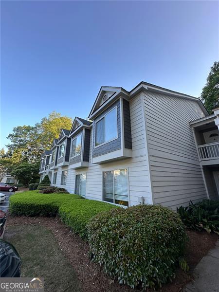 property at 76 Rumson Ct