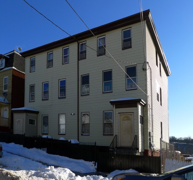 38-40 Vineyard Ave in Yonkers, NY - Foto de edificio - Building Photo