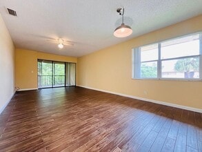 5985 Forest Hill Blvd in West Palm Beach, FL - Building Photo - Building Photo