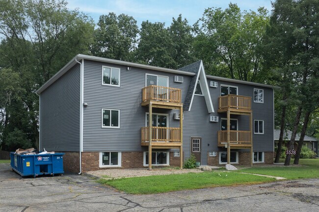 Evergreen South Apartments in Kalamazoo, MI - Foto de edificio - Building Photo