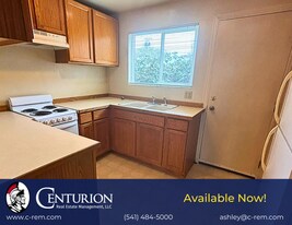 462 W 11th Alley in Eugene, OR - Building Photo