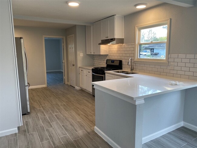 4802 Burma Rd in Houston, TX - Building Photo - Building Photo