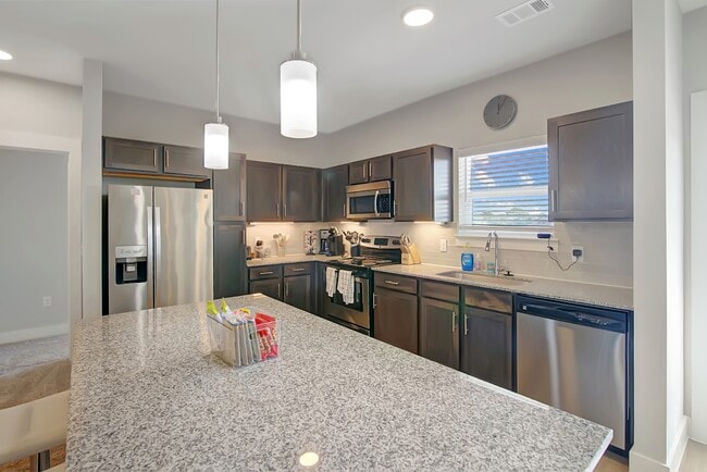 25500 Westheimer Pkwy in Katy, TX - Foto de edificio - Building Photo