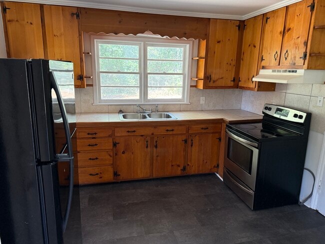 1609 Woodrow Ave in Dublin, GA - Building Photo - Building Photo