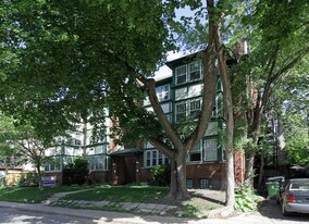 62-64 Oriole Gdns in Toronto, ON - Building Photo