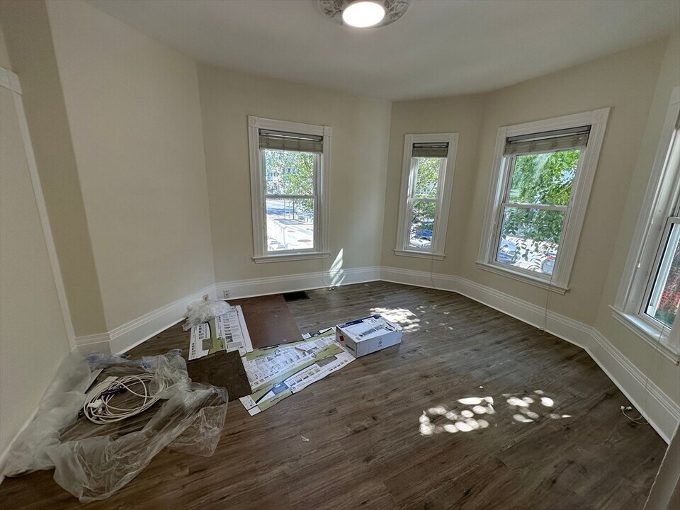 356 Western Ave, Unit #1 in Cambridge, MA - Building Photo