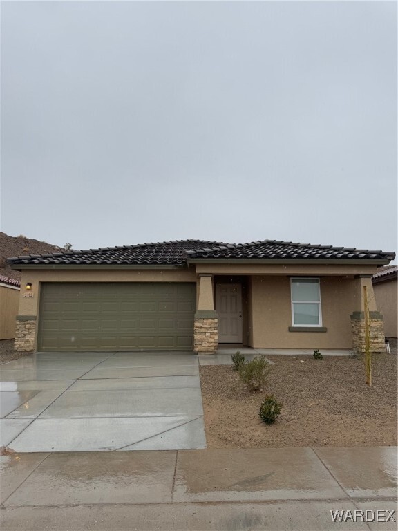 property at 2372 Tapatio Dr
