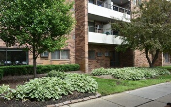 920 John R Rd in Troy, MI - Building Photo - Building Photo