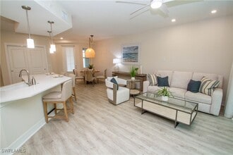 268 Indies Dr E in Naples, FL - Building Photo - Building Photo