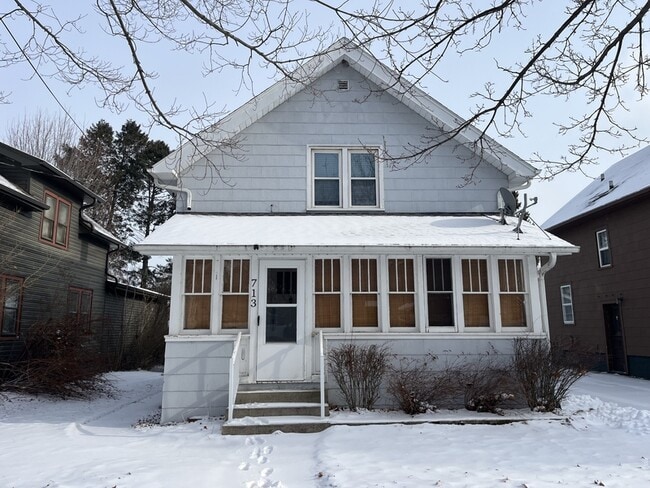 property at 713 N 5th St