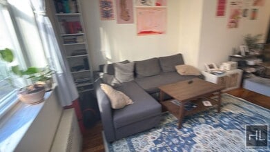 326 W 83rd St in New York, NY - Building Photo - Building Photo