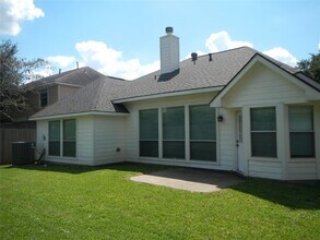 1203 Foxland Chase St in Sugar Land, TX - Building Photo - Building Photo