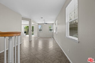 30319 Cedar Oak Ln in Castaic, CA - Building Photo - Building Photo